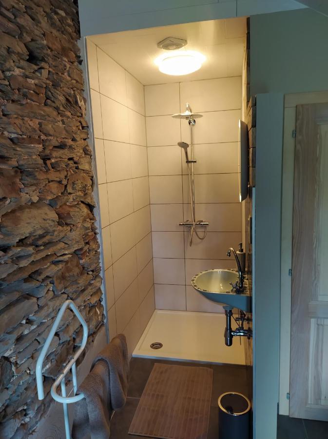 Gite De Charme Rosardenne Vaux-sur-Sure Exterior photo